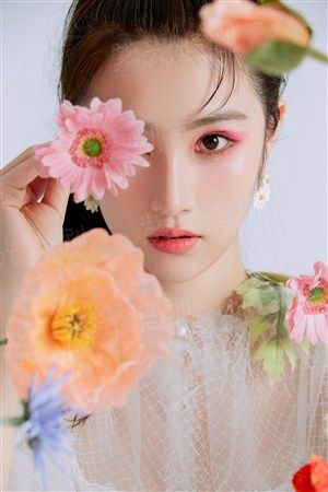 谁予深情寄流年